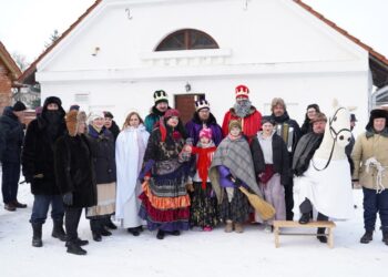 Paežerių dvaro ledainėje vyko tradicinė Šyvio šokdinimo popietė