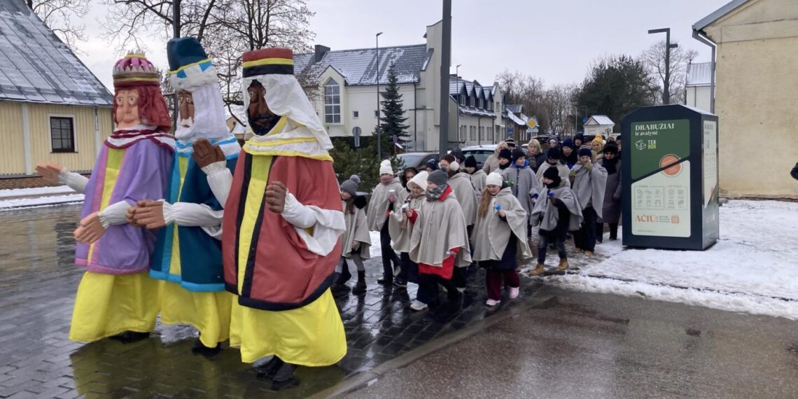 Marijampolėje iškilminga Trijų Karalių eisena tradiciškai užbaigė Kalėdinį laikotarpį