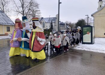 Marijampolėje iškilminga Trijų Karalių eisena tradiciškai užbaigė Kalėdinį laikotarpį