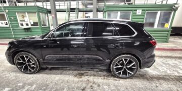 VSAT pareigūnai sulaikė ruso vairuotą automobilį „Volkswagen Touareg“, kurio ieško Interpolas