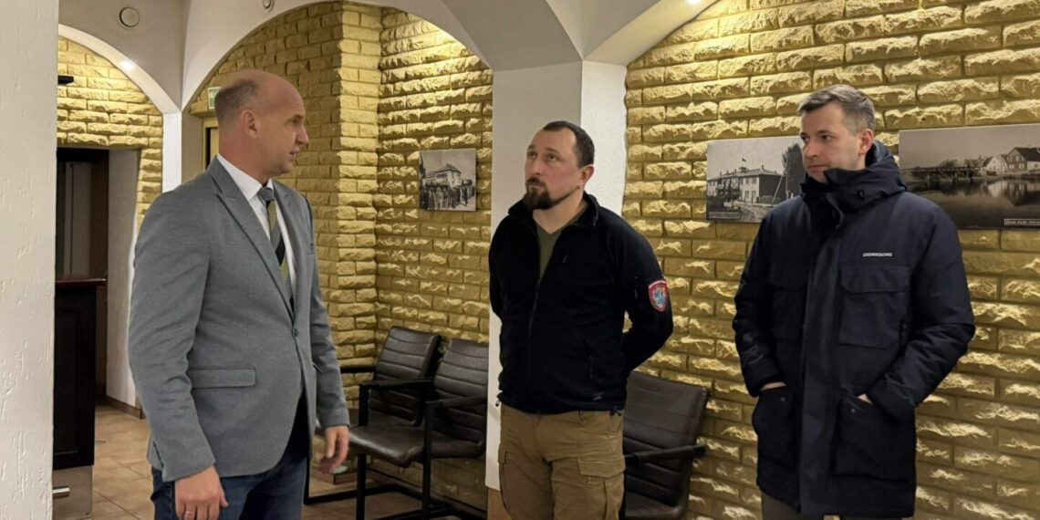 Šakių rajono savivaldybėje lankėsi Ukrainos Derhachi savivaldybės mero patarėjas Yevhen Kotenko