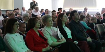 Jungėnų pagrindinė mokykla paminėjo 50-metį ir Kovo 11-ąją