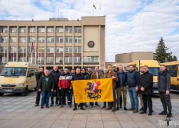 Marijampolė prisideda prie paramos Ukrainai – į karo kamuojamą šalį išvyksta 16 automobilių