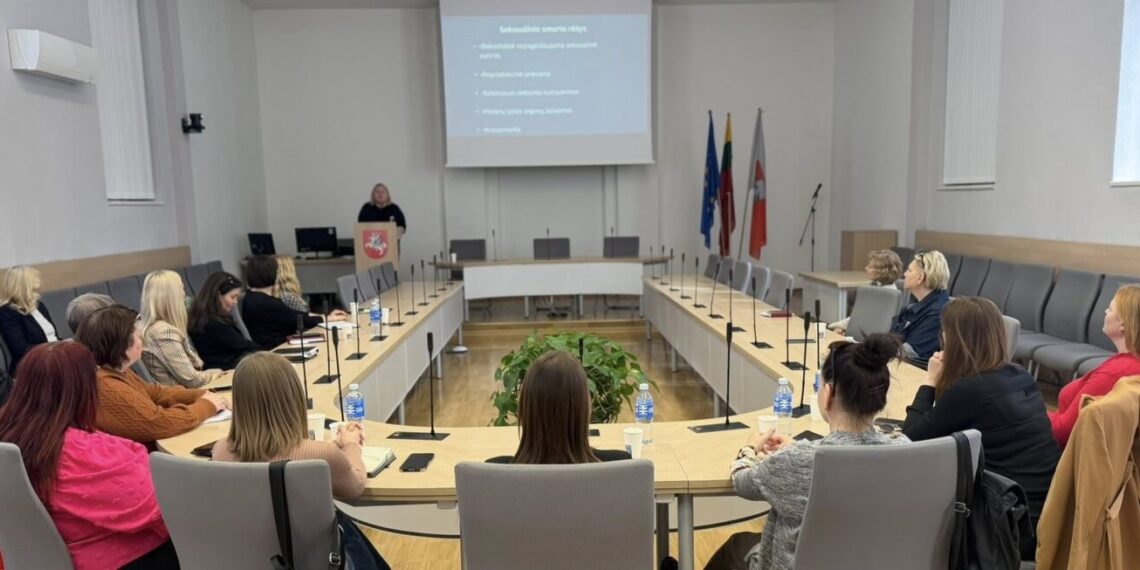 Šakių rajone stiprinamas dėmesys seksualinio smurto prevencijai: įvyko specializuotas seminaras