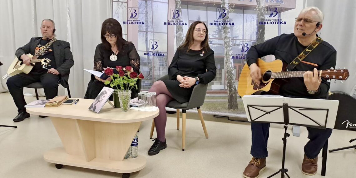 Šakių viešojoje bibliotekoje pristatyta antroji Loretos Loros poezijos knyga