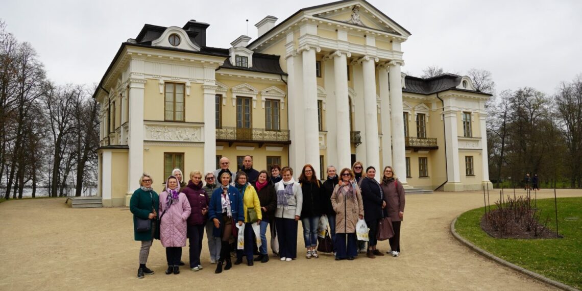 Marijampolės regiono funkcinės turistinės zonos infoturo dalyviai lankėsi Paežerių dvare