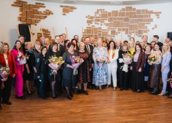 Mykolo Romerio universitete įvyko jau dvyliktą kartą organizuojamo respublikinio konkurso „Bendruomenė – Švyturys 2025 – kelias į sėkmę“ apdovanojimų ceremonija