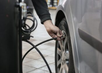 Kaip išsirinkti valgomojo stalą, kuris būtų patogus kasdieniam naudojimui