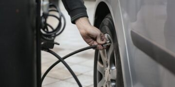 Kaip išsirinkti valgomojo stalą, kuris būtų patogus kasdieniam naudojimui