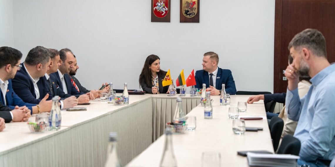 Tarptautinis dėmesys Marijampolei: lankėsi Turkijos ambasadorė ir verslo atstovai