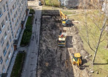 Gyventojų sprendimas virsta realybe: Draugystės gatvėje plečiama automobilių stovėjimo aikštelė