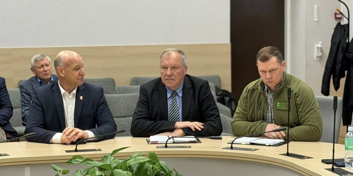 Mėnesinis seniūnų susirinkimas Šakiuose: dėmesys infrastruktūrai ir bendruomenių poreikiams