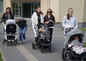 Ėjimo renginys Vilkaviškyje priminė: mamos neturi likti vienos su savo iššūkiais