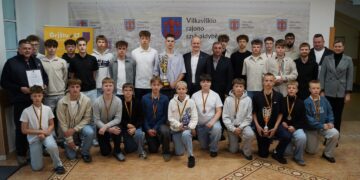 Savivaldybėje pagerbtos Vilkaviškio kraštą garsinančios krepšinio komandos