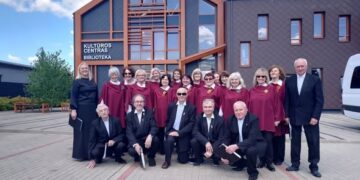 Išskirtinė „Šešupės“ pergalė: marijampoliečiai dainomis pavergė tarptautinį festivalį