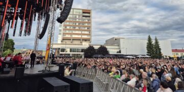Marijampolę užliejo „Cukrinio festivalio 2026“ banga: tūkstantinė minia, istorinė eisena ir galingi muzikos žvaigždžių pasirodymai