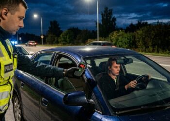 Kelyje Marijampolė–Vilkaviškis įkliuvo neblaivi vairuotoja: alkotesteris parodė 1,52 promiles