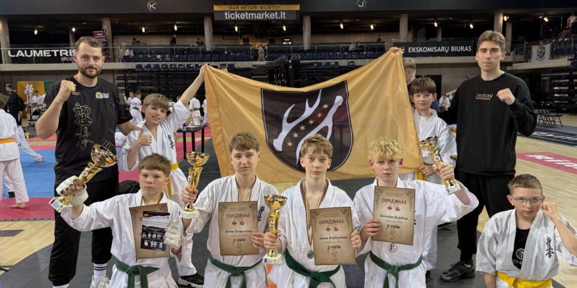 Karate kiokušin mokyklos „Shodan” auklėtinių komanda Lietuvos vaikų-jaunučių kumite čempionate iškovojo daugiausiai medalių