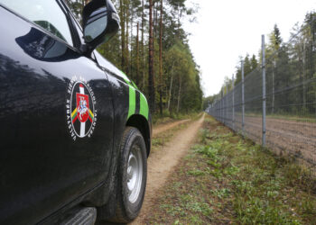 Vilkaviškio rajone, pasienyje su Lenkija, kaip manoma, rasti dviejų neteisėtų migrantų lavonai