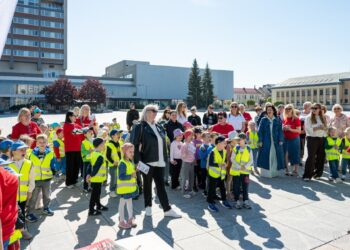 Marijampolės širdyje – jautri bendrystės pamoka: už saugią vaikystę žygiavo visos kartos
