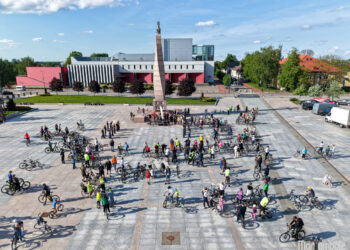 Šypsenos, pedalai ir vieninga kryptis – marijampoliečiai mynė už savo miestą
