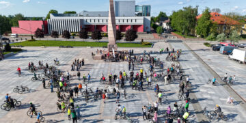 Šypsenos, pedalai ir vieninga kryptis – marijampoliečiai mynė už savo miestą
