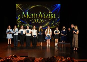Vilkaviškio kultūros centre iškilmingai išlydėta nauja menų mokyklos absolventų karta