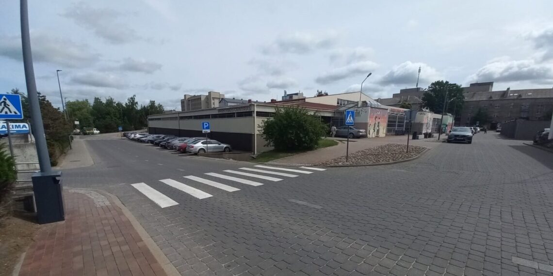 Marijampolėje ieškomas vairuotojas, po susidūrimo su pėsčiuoju pasišalinęs iš įvykio vietos