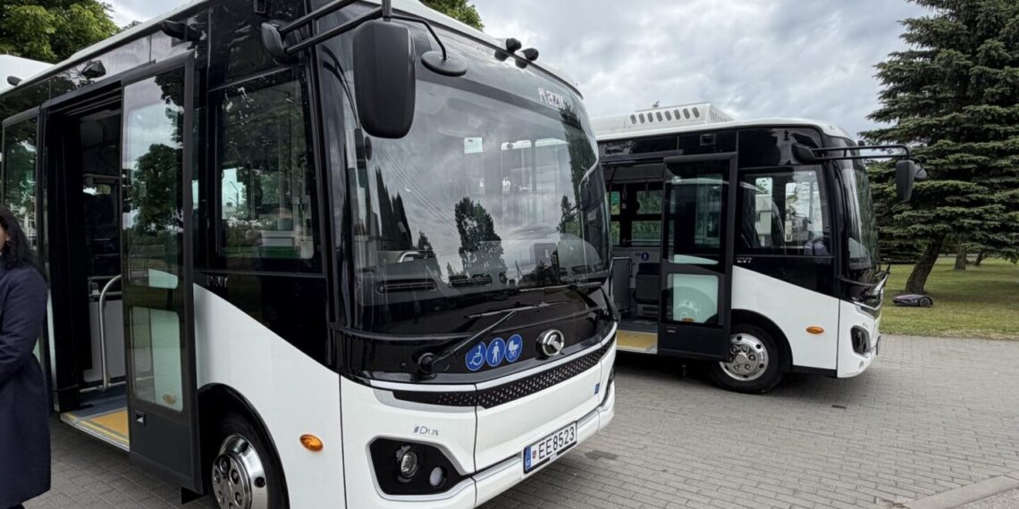 Istorinis įvykis Kazlų Rūdoje: grįžta autobusų parkas, o kelionės naujais elektrobusais bus nemokamos