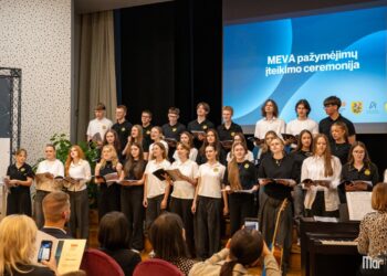 Nauja lyderių karta: MEVA absolventams įteikti baigiamieji pažymėjimai