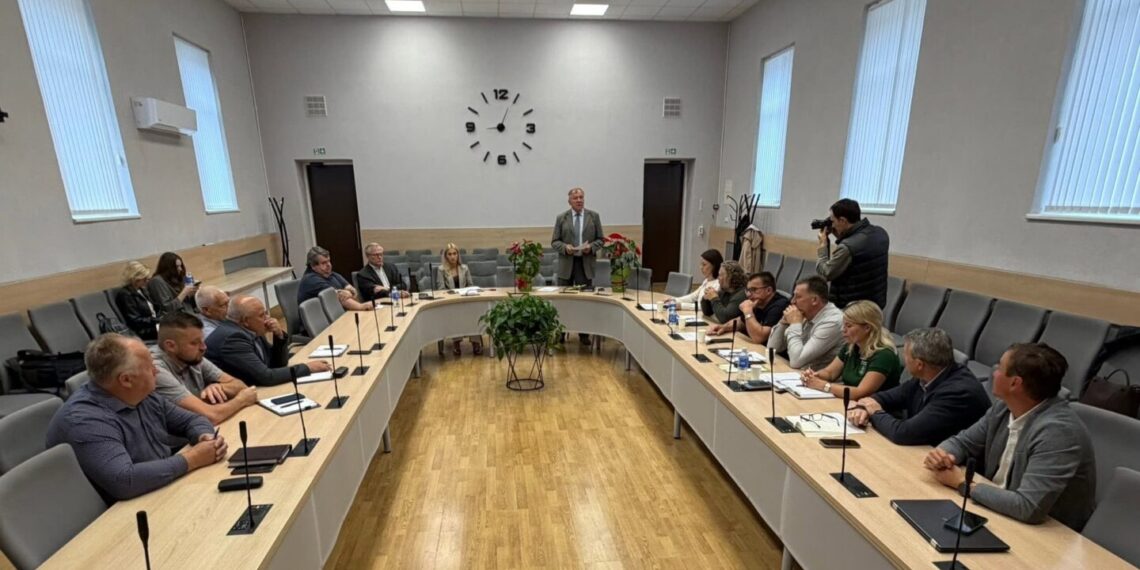 Seniūnų susitikime – ieškomi sprendimai kelių būklei gerinti ir bendradarbiavimui stiprinti