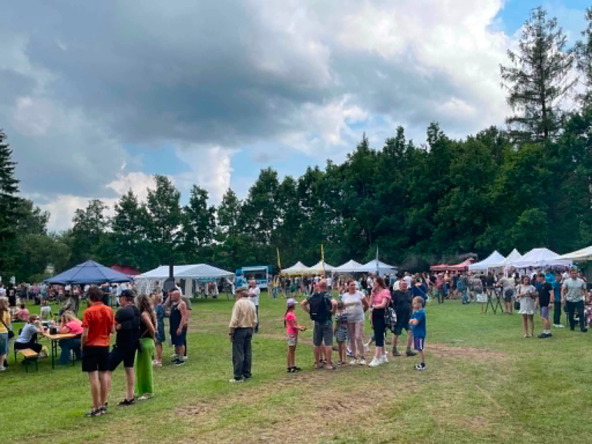 Lekėčiuose įvyko tradicinė miestelio šventė „Mėlynių festivalis“