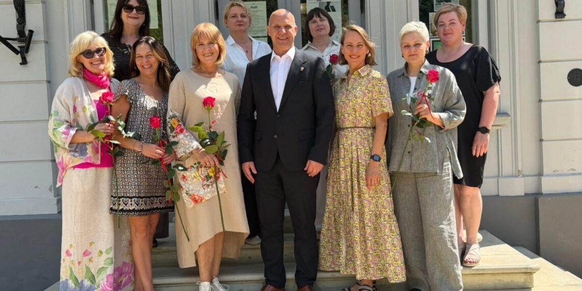 Šakių rajono savivaldybės vadovai išreiškė padėką Moksleivių dainų šventės kolektyvų vadovams