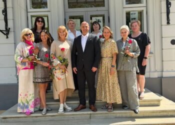 Šakių rajono savivaldybės vadovai išreiškė padėką Moksleivių dainų šventės kolektyvų vadovams