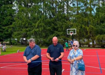 Lekėčiuose įvyko tradicinė miestelio šventė „Mėlynių festivalis“ – atidaryta ir atnaujinta sporto aikštelė