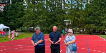 Lekėčiuose įvyko tradicinė miestelio šventė „Mėlynių festivalis“ – atidaryta ir atnaujinta sporto aikštelė