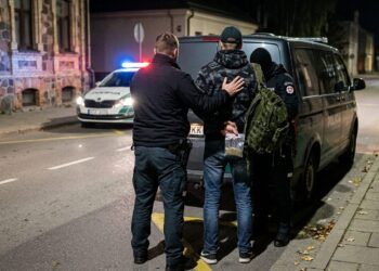 Marijampolėje sulaikytas ne tarnybos metu buvęs karys su įtariamai narkotinėmis medžiagomis