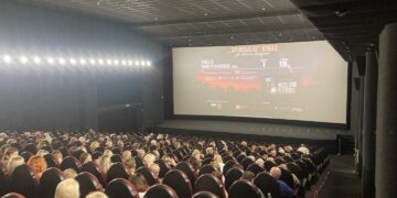 Brandžios meilės pamokos Marijampolėje: „Spindulio“ kino teatre – jautri drama ir susitikimas su Liubomiru Laucevičiumi