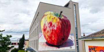 Meno kūrinys „DIDELIS OBUOLYS!“