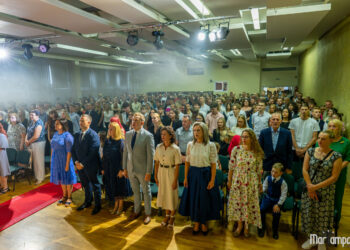 Sūduvos gimnazija į gyvenimą išlydėjo 49-ąją abiturientų laidą
